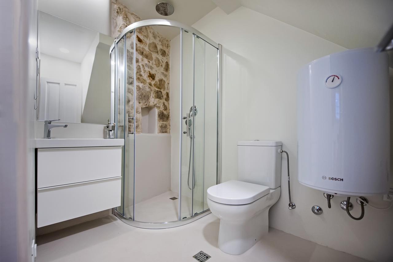Luna Rooms And Studios Ровінь Екстер'єр фото