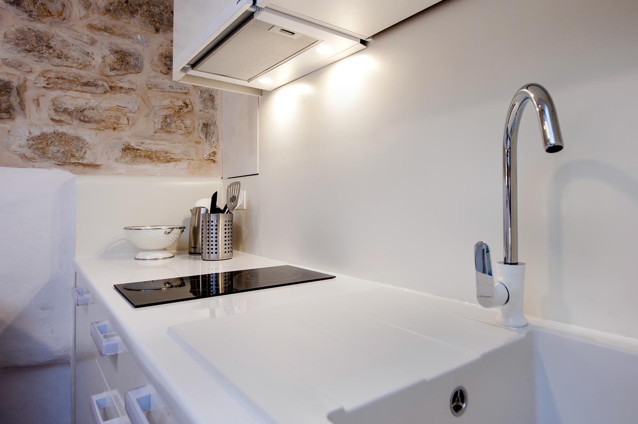 Luna Rooms And Studios Ровінь Екстер'єр фото