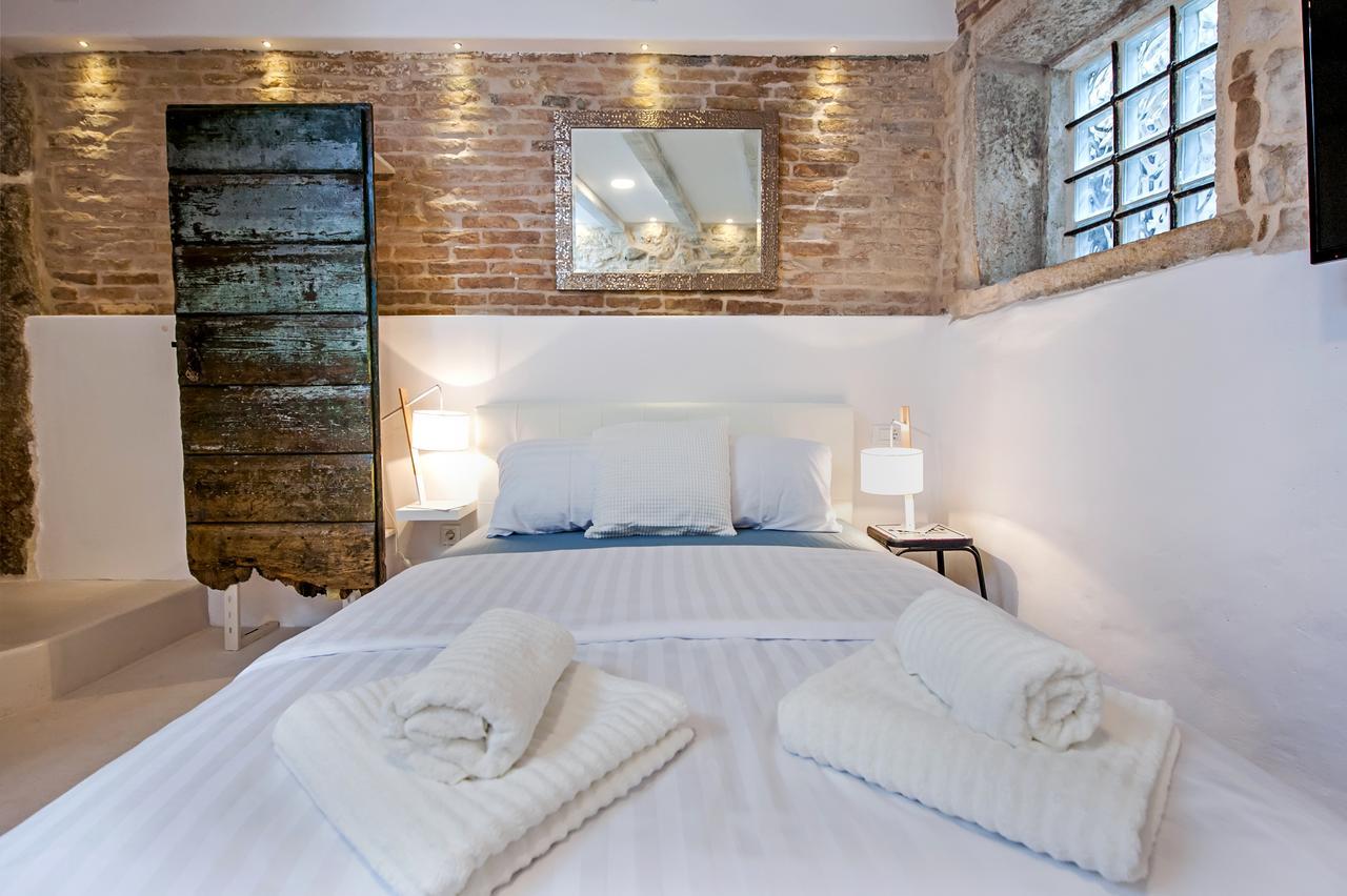 Luna Rooms And Studios Ровінь Екстер'єр фото