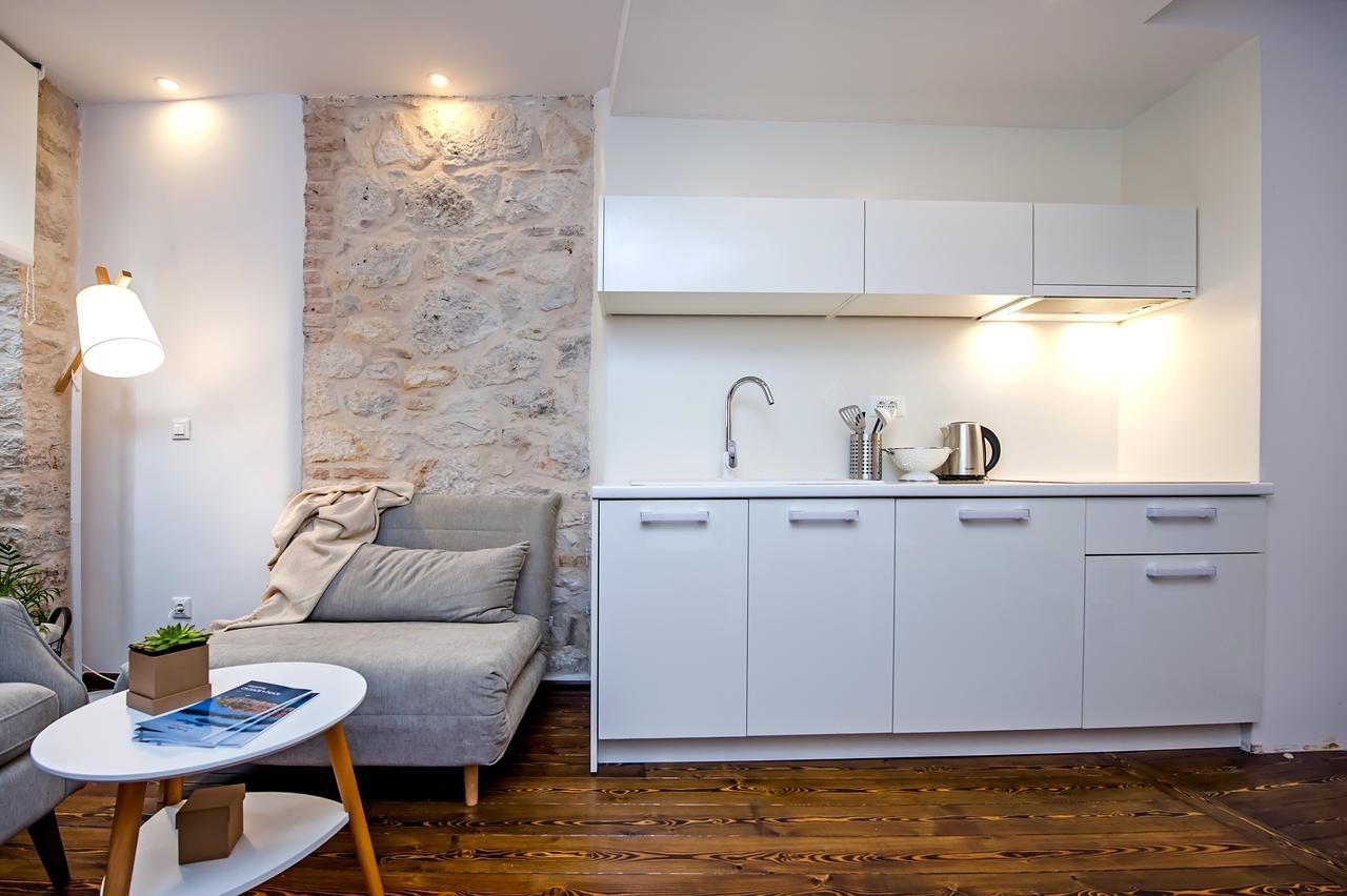 Luna Rooms And Studios Ровінь Екстер'єр фото