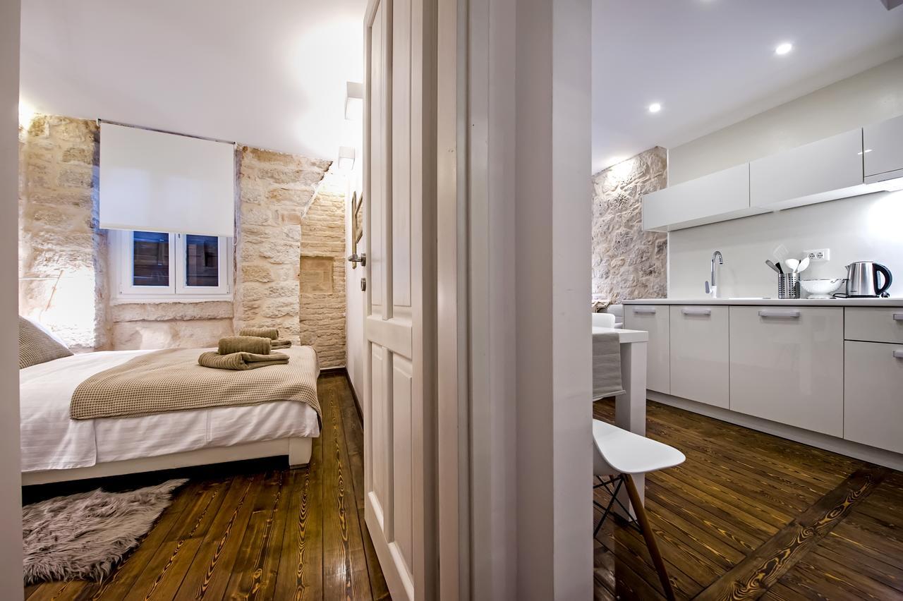 Luna Rooms And Studios Ровінь Екстер'єр фото