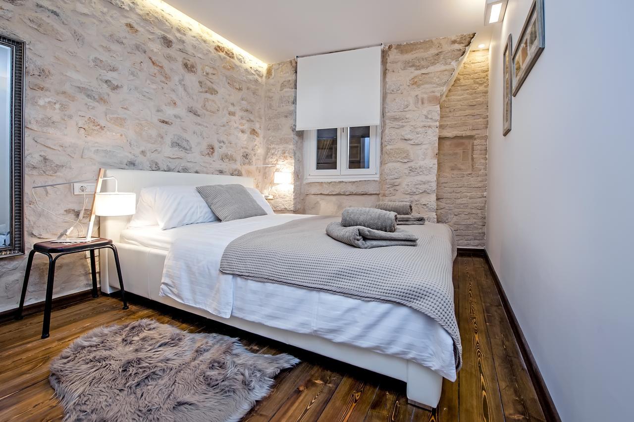 Luna Rooms And Studios Ровінь Екстер'єр фото